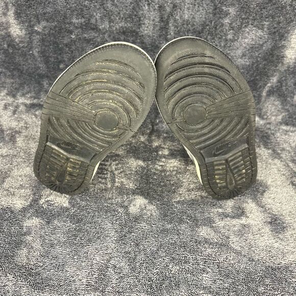 Nike Air Jordan 1 Mid SE Gs black Metallic kid size 2Y - Picture 7 of 8